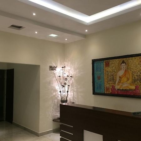 Hotel Surya Haldwāni Kültér fotó