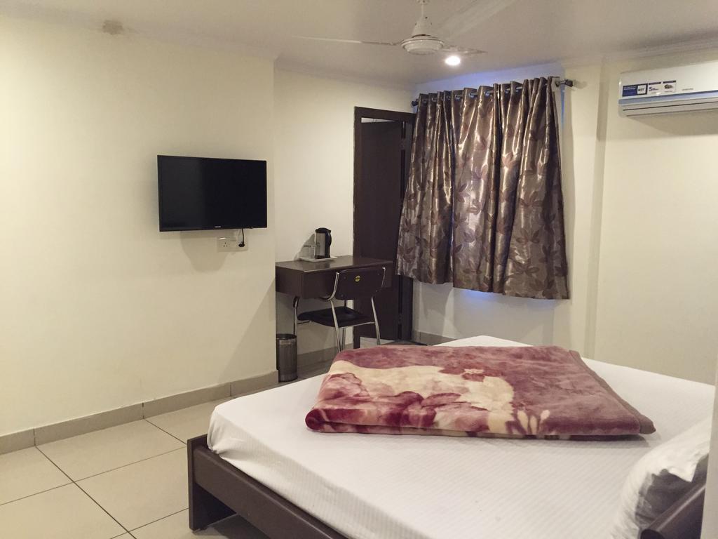 Hotel Surya Haldwāni Szoba fotó