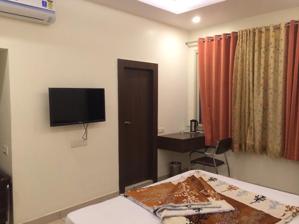 Hotel Surya Haldwāni Szoba fotó