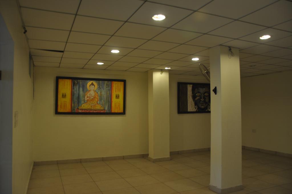 Hotel Surya Haldwāni Kültér fotó